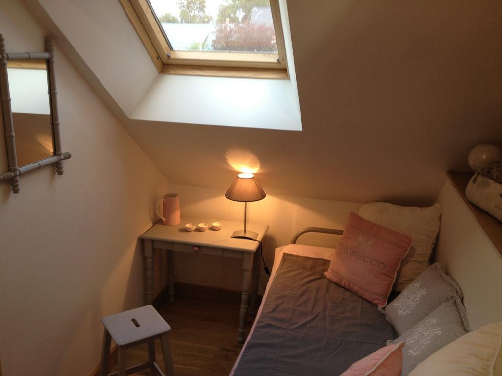 Les Chambres De Ribeaufontaine Dorengt Room photo