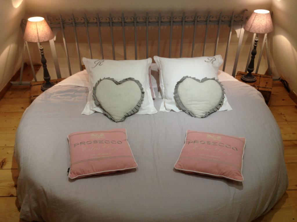 Les Chambres De Ribeaufontaine Dorengt Room photo